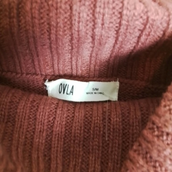 Olive & Vine Super Oversized Asymmetrical Hem Sweater Size Small in Rust Brown - Picture 12 of 13